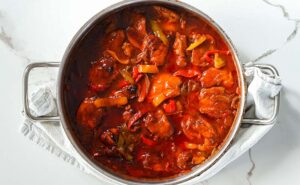 מתכון – תבשיל פרגיות ברוטב פלפלים צבעוניים