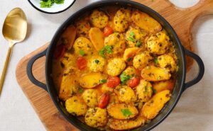 מתכון – קציצות עוף עם תפוחי אדמה ועגבניות שרי