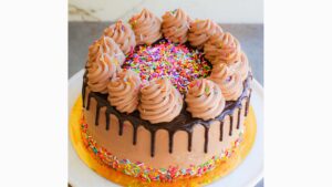 עוגת שכבות יומולדת מרהיבה